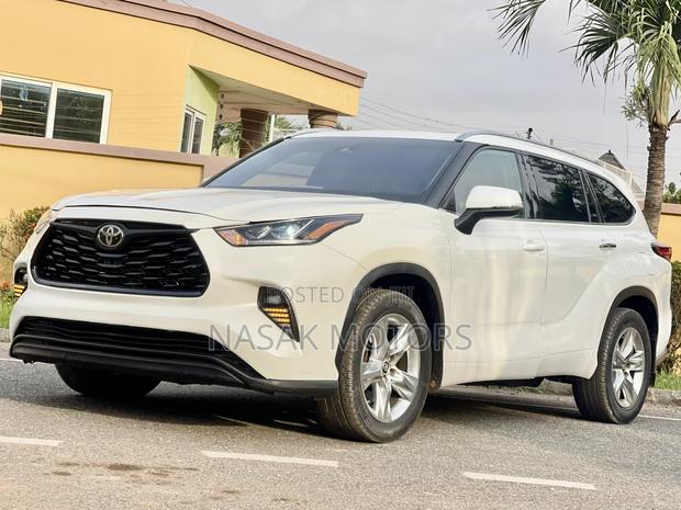 Toyota Highlander XLE AWD 2020 White photo 4