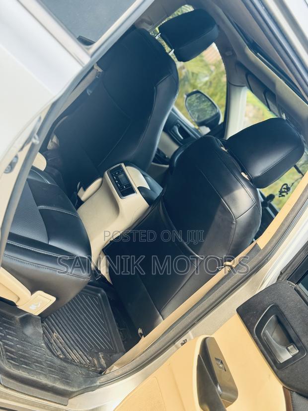 Toyota Highlander Limited 4dr SUV AWD (3.5L 6cyl 6A) 2015 Gold