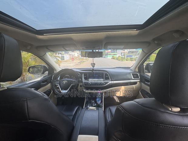 Toyota Highlander Limited 4dr SUV AWD (3.5L 6cyl 6A) 2015 Gold