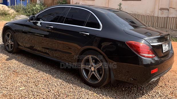 Mercedes-Benz C300 Luxury 4Matic Sedan AWD (2.0L 4cyl 7A) 2016 Black photo 4