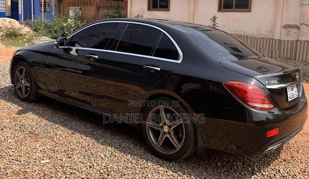 Mercedes-Benz C300 Luxury 4Matic Sedan AWD (2.0L 4cyl 7A) 2016 Black photo 3
