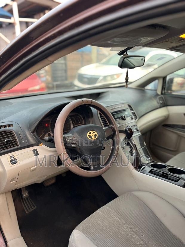 Toyota Venza 2010 Brown