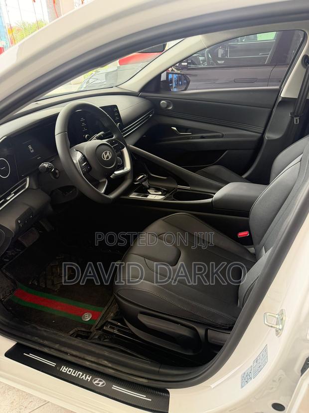 New Hyundai Elantra SEL Convenience IVT 2025 White photo 5