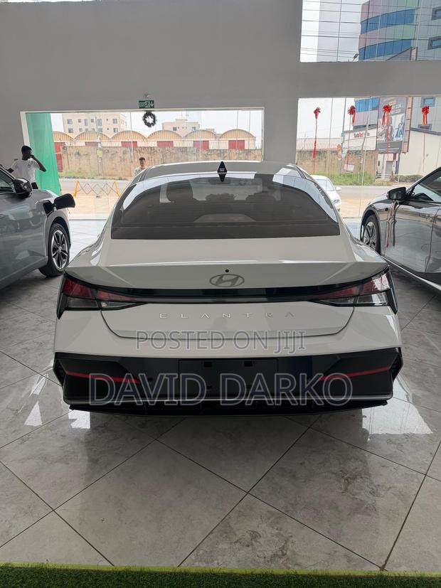 New Hyundai Elantra SEL Convenience IVT 2025 White photo 2
