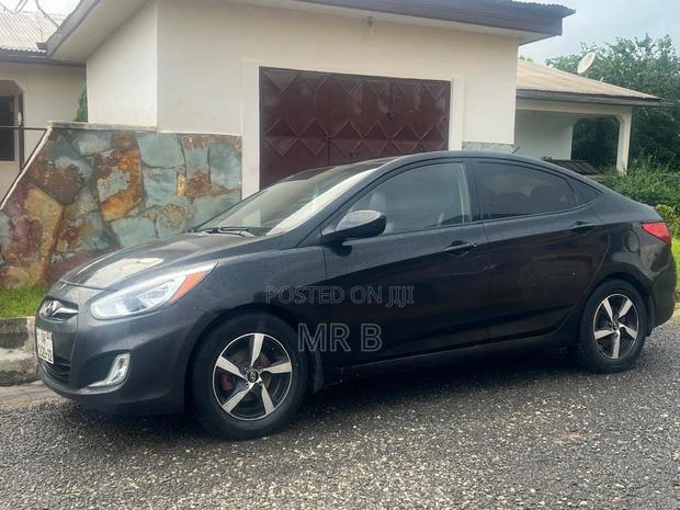 Hyundai Accent GS 2013 Black photo 2