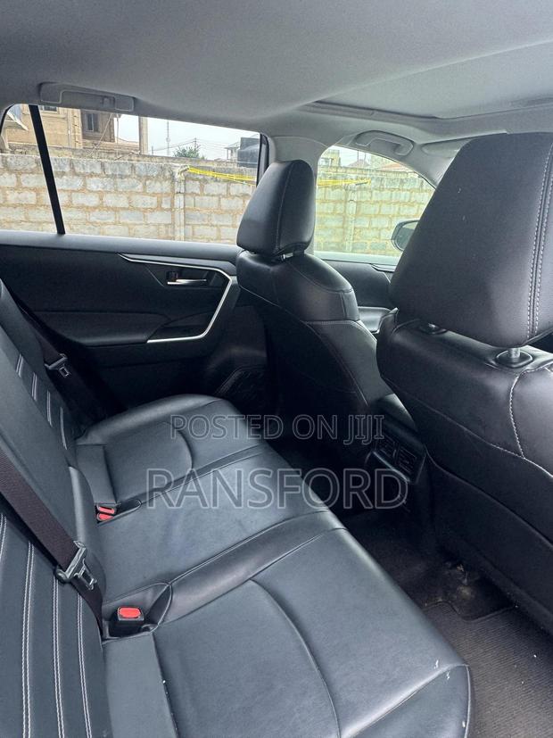 Toyota RAV4 XLE AWD 2020 Gray