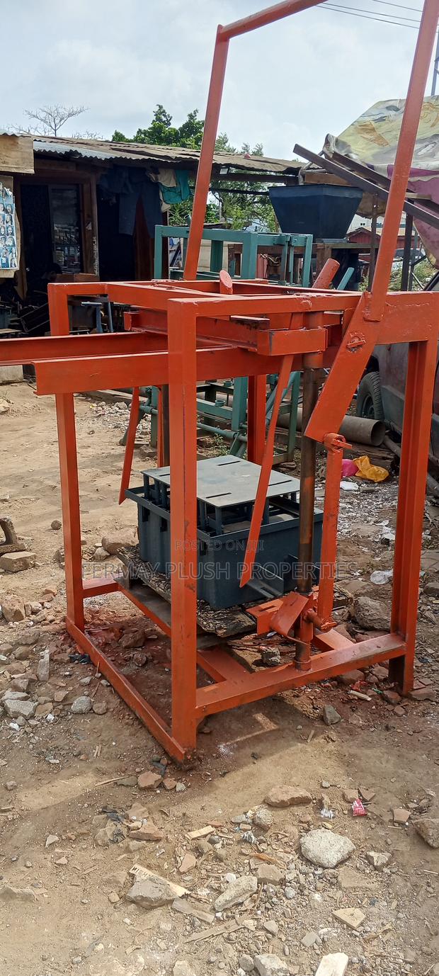 Manufacturing Machine for Blocks · Photo 2