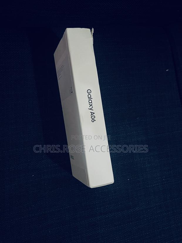 New Samsung Galaxy A06 128 GB White photo 3