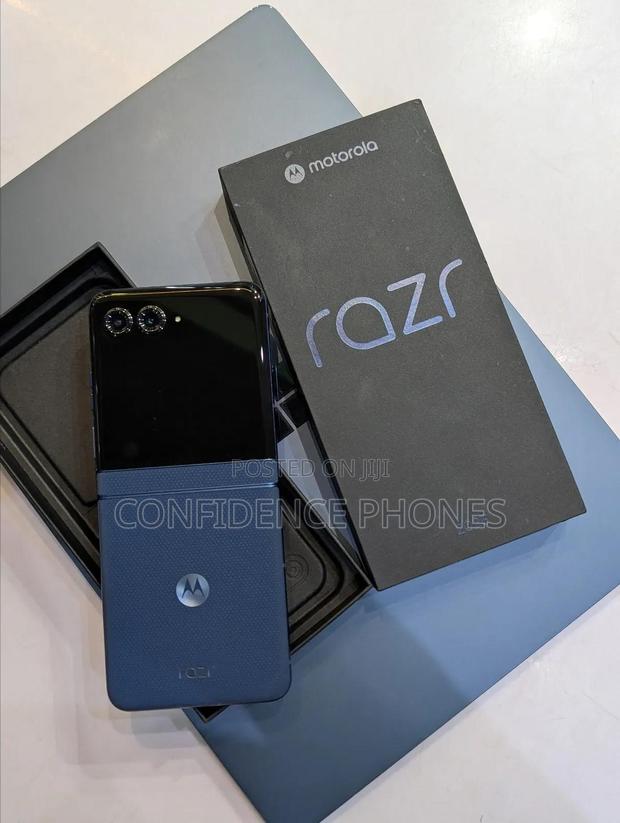 New Motorola Razr 2024 256 GB Blue