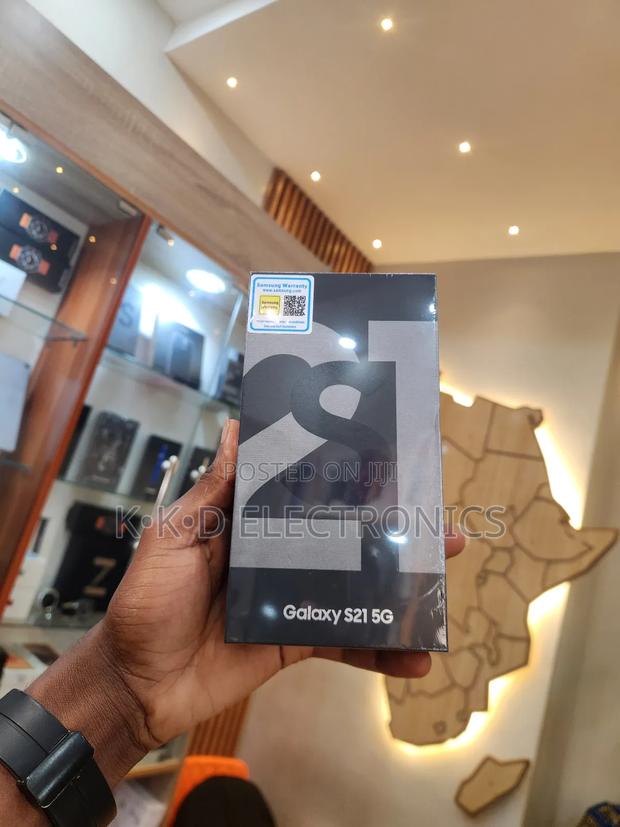 New Samsung Galaxy S21 5G 128 GB Black photo 2