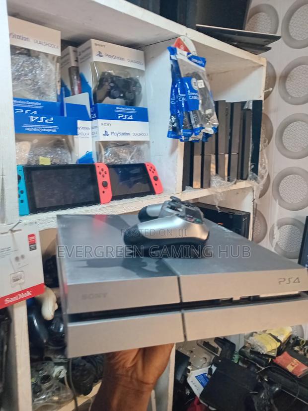 Customised Ps4 Standard Jailbreak With 17 Games · Photo 3