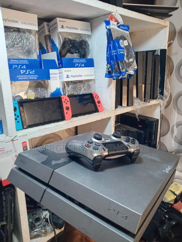 Customised Ps4 Standard Jailbreak With 17 Games · Photo 4