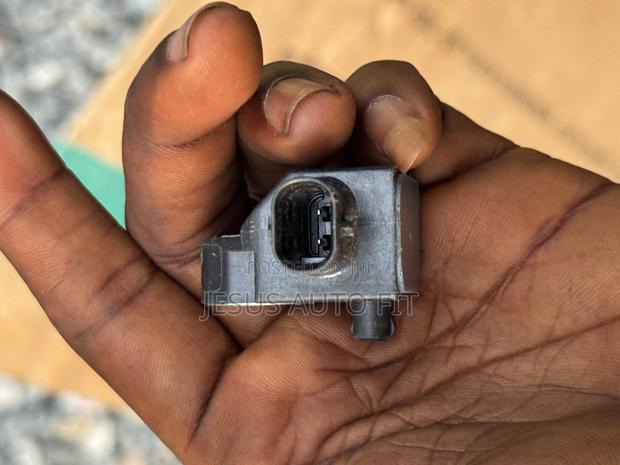 Honda CRV Front Impact Crash Sensor (2023-2025) Oe 779303v0b11 photo 2