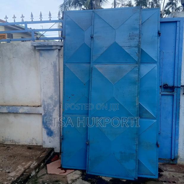 Two Shops Used Complete Gates for Sale photo 3