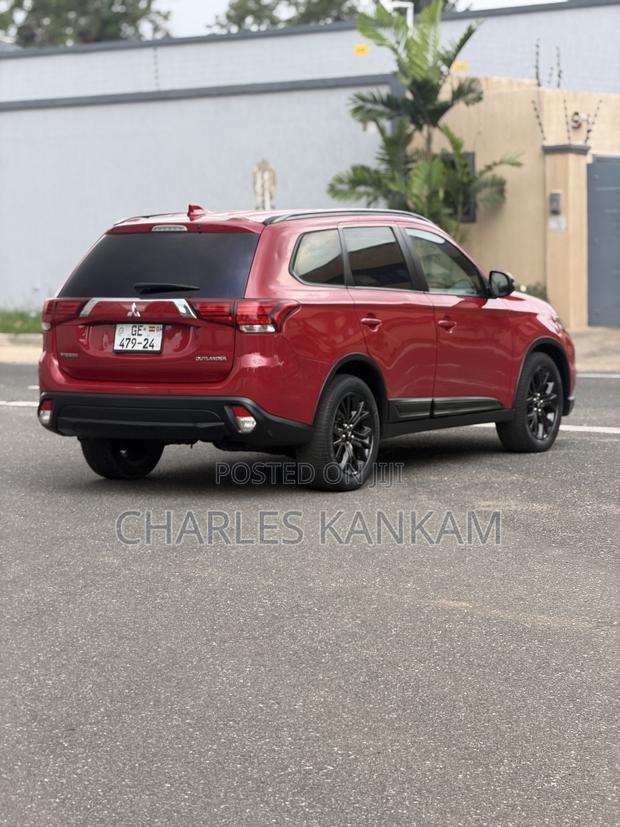 Mitsubishi Outlander SE FWD 2018 Red photo 10