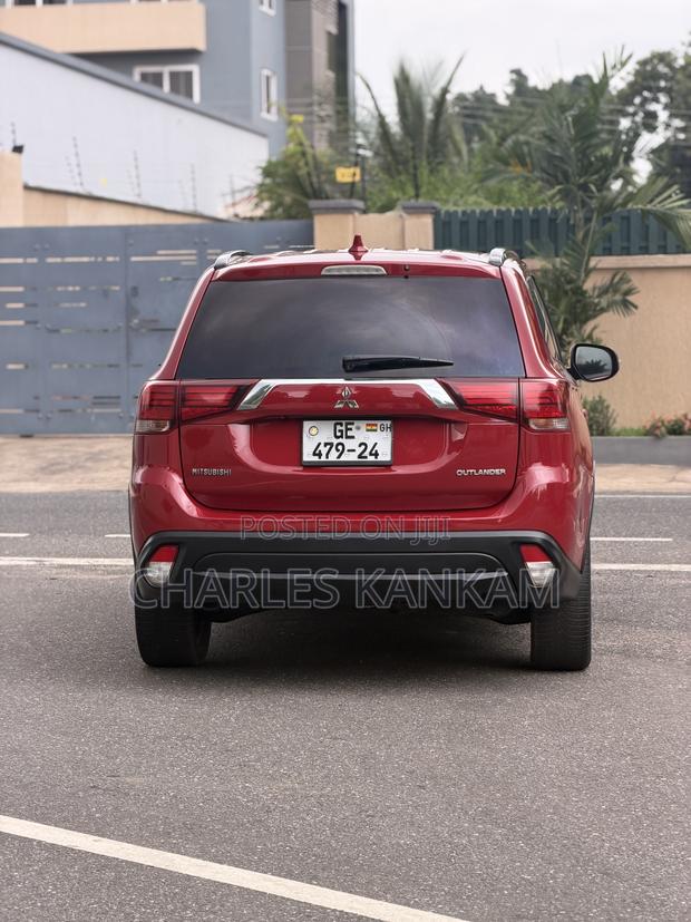 Mitsubishi Outlander SE FWD 2018 Red photo 11
