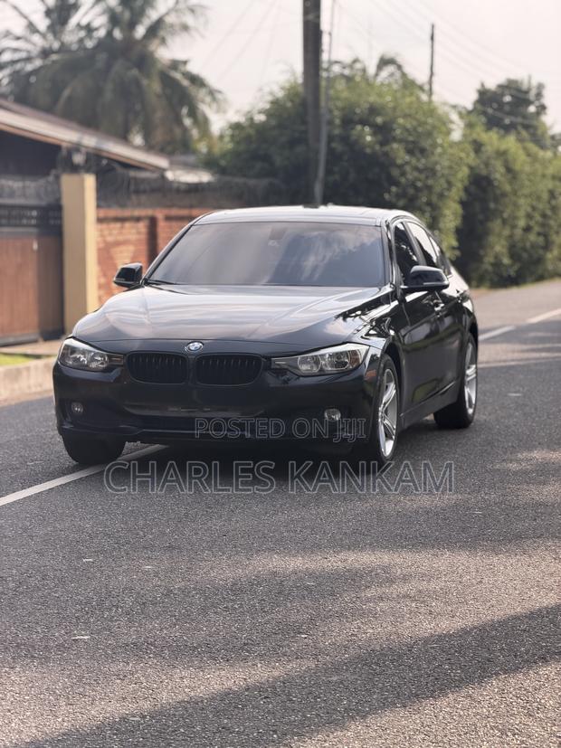 BMW 3 Series 320i RWD 2014 Black photo 2