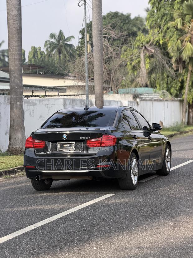 BMW 3 Series 320i RWD 2014 Black photo 10