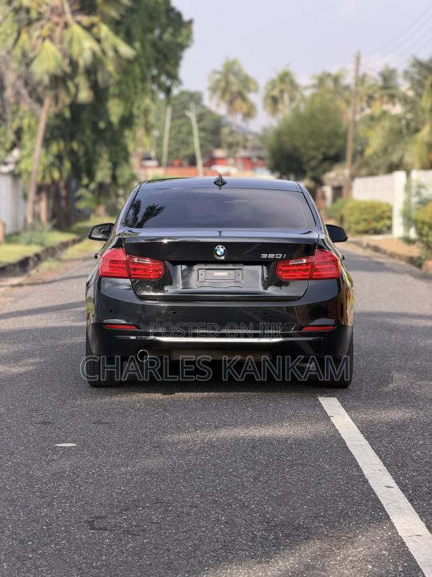 BMW 3 Series 320i RWD 2014 Black photo 7