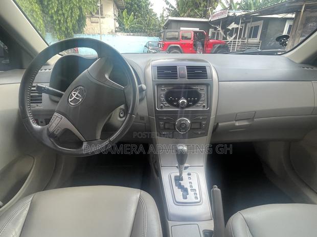 Toyota Corolla LE Special Edition 4dr Sedan (1.8L 4cyl 4A) 2013 Red