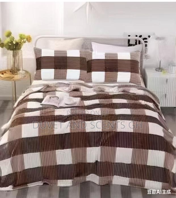 Super Comfy And Fluffy Flannel Blankets With 2 Pillowcases photo 6