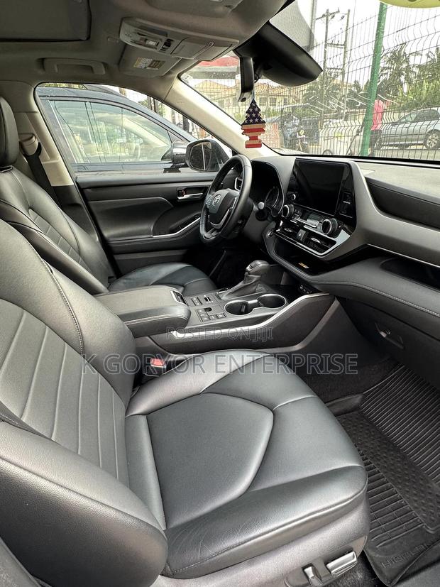 Toyota Highlander XLE AWD 2023 White photo 4
