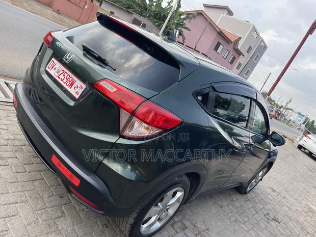 Honda HR-V 4dr SUV (1.5L 4cyl CVT) 2016 Gray