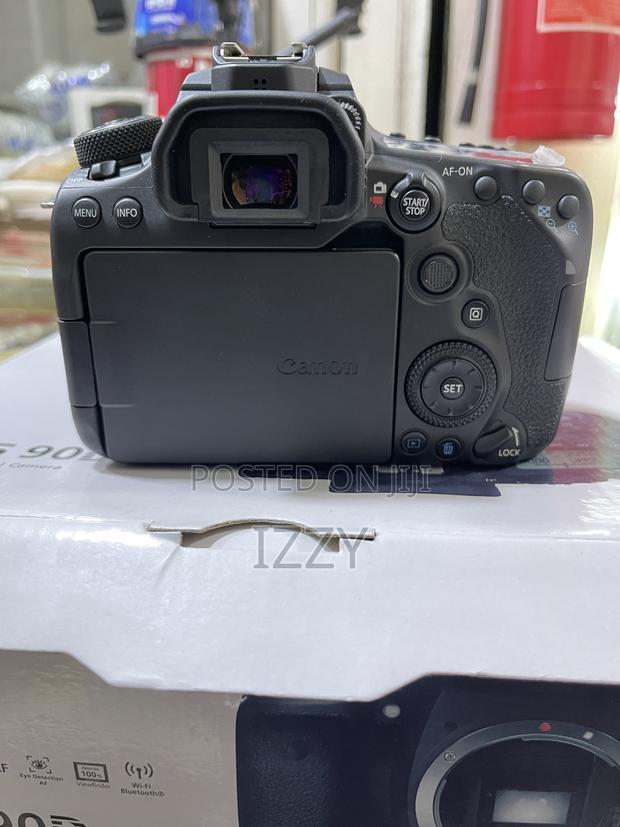 Canon 90d With 18-135mm Lens photo 4