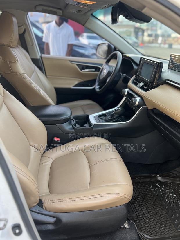 Toyota Rav4 For Rent A photo 6