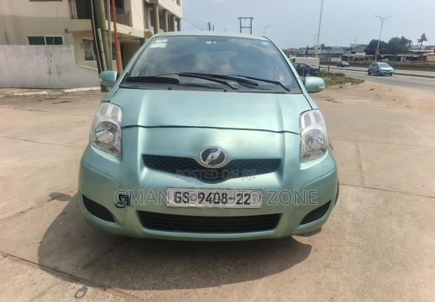 Toyota Vitz 2010 Teal