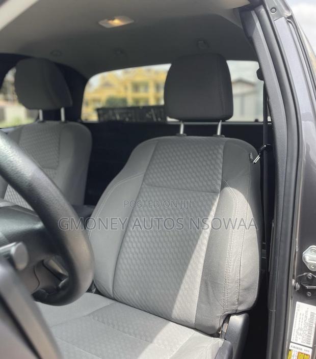 Toyota Tacoma SR5 2022 Gray