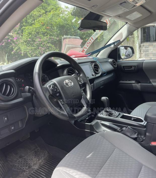 Toyota Tacoma SR5 2022 Gray