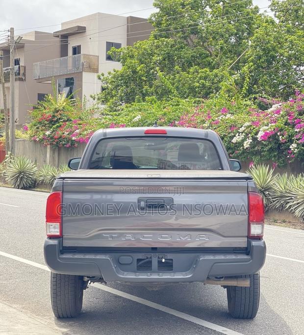 Toyota Tacoma SR5 2022 Gray