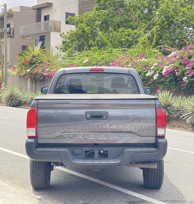 Toyota Tacoma SR5 2022 Gray