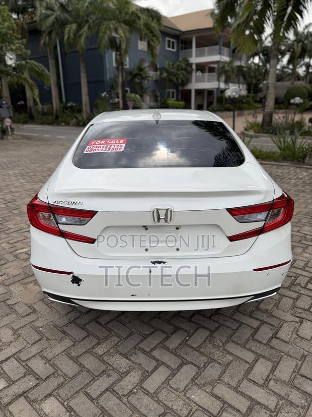 Honda Accord Sport 2.0T 2018 White photo 2