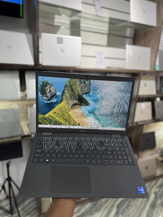 Laptop Dell Latitude 3520 16GB Intel Core I7 SSD 256GB photo 2