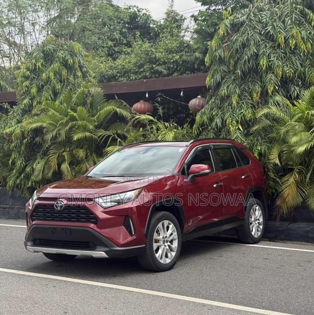 Toyota RAV4 Limited AWD 2023 Red