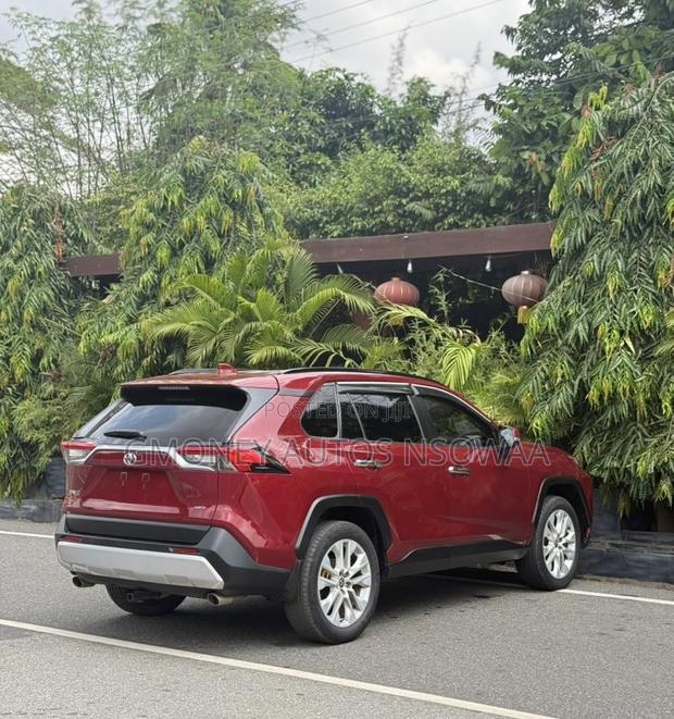 Toyota RAV4 Limited AWD 2023 Red
