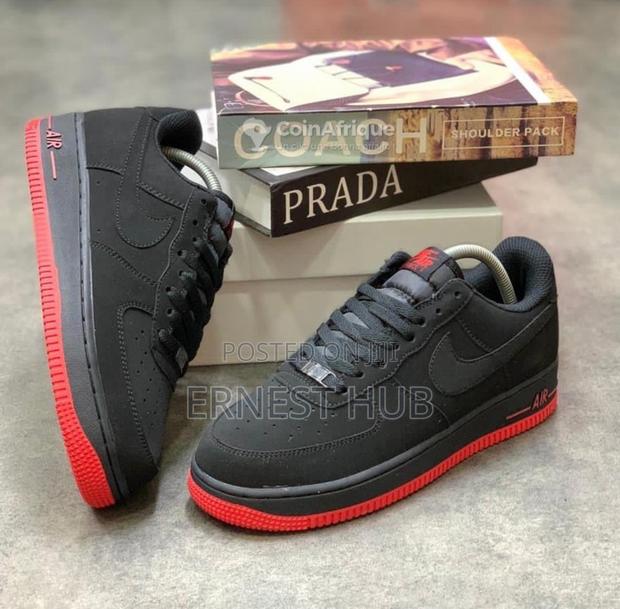 Nike Airforce 1 Black/Red · Photo 3