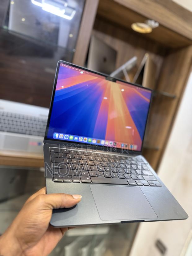 Laptop Apple MacBook Air 2022 M2 8GB Apple M2 SSD 256GB