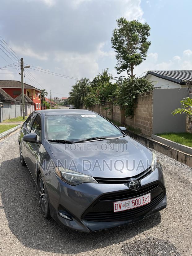 Toyota Corolla LE Eco (1.8L 4cyl 2A) 2018 Gray