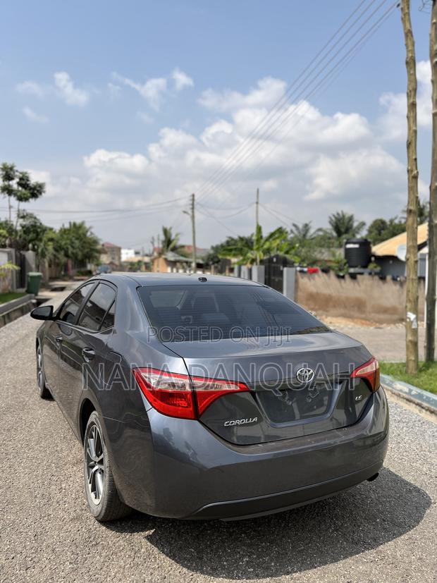 Toyota Corolla LE Eco (1.8L 4cyl 2A) 2018 Gray