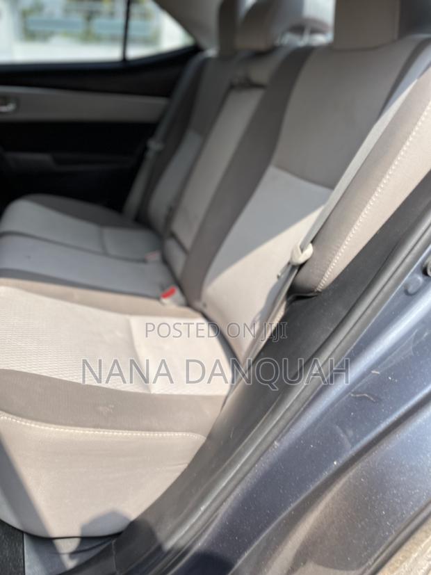 Toyota Corolla LE Eco (1.8L 4cyl 2A) 2018 Gray