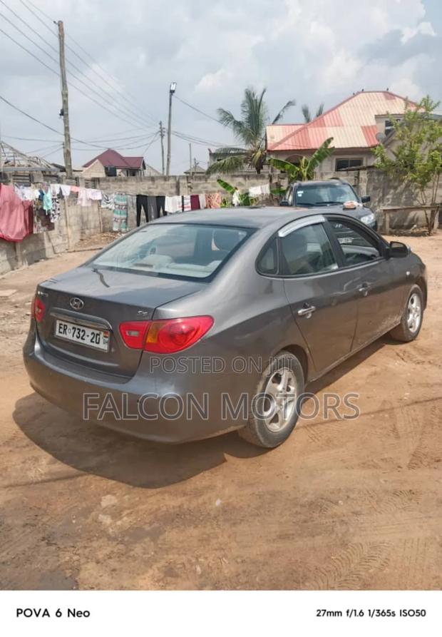 Hyundai Avante 2010 Gray photo 3