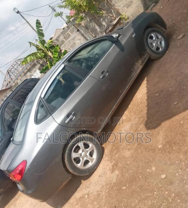Hyundai Avante 2010 Gray photo 4