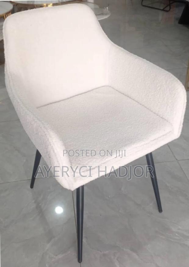 Modern White Boucle' Fabric Dining Chair With Tampered Legs