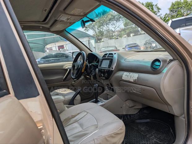 Toyota RAV4 4x4 2005 Gold photo 9
