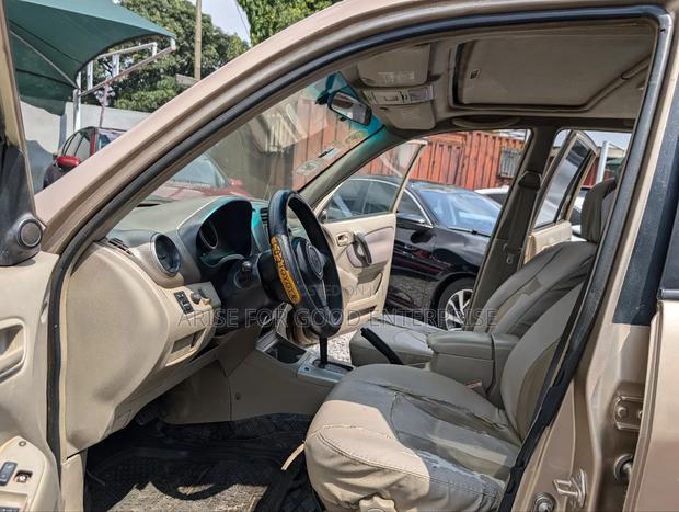 Toyota RAV4 4x4 2005 Gold photo 10