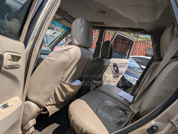 Toyota RAV4 4x4 2005 Gold photo 11