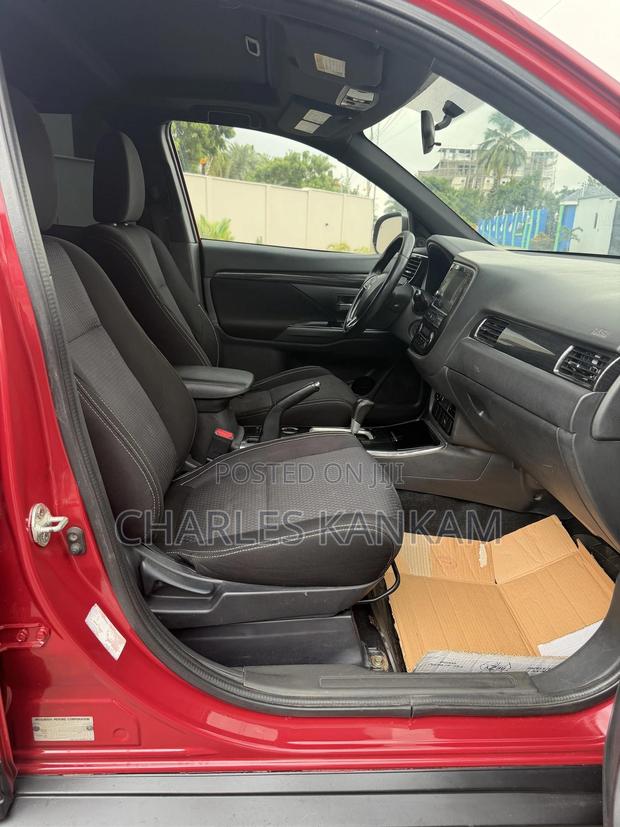 Mitsubishi Outlander SE FWD 2018 Red photo 6